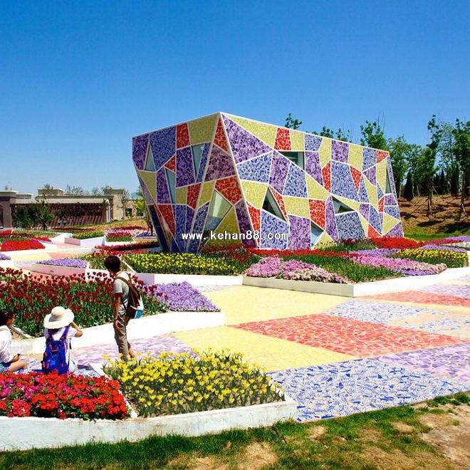 “辽宁锦州博物馆陶瓷碎片拼花”